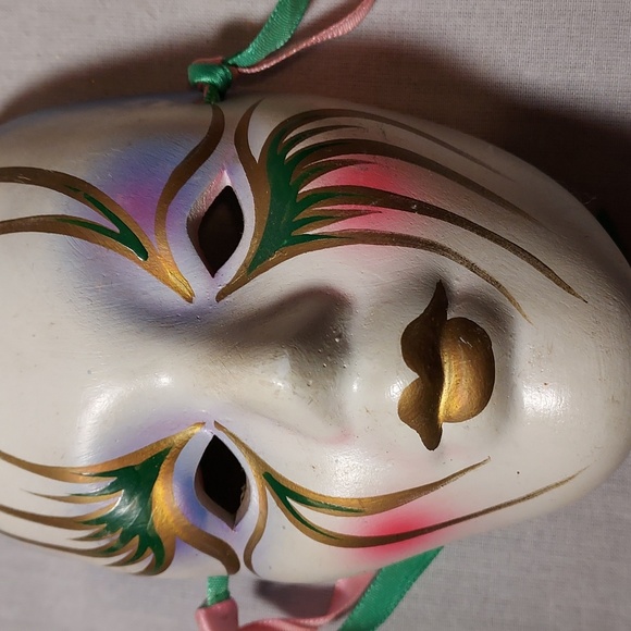 Vintage Hand Painted Carnival Face Masks Ceramic Set of 2 - Picture 6 of 8